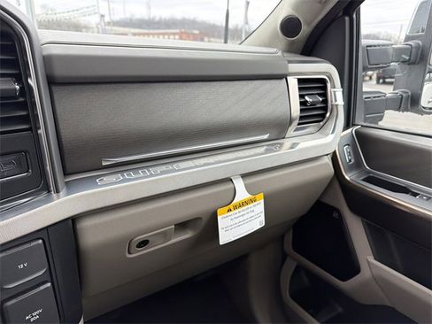 New 2026 Ford F250 Platinum w/ Platinum Plus Package image 24