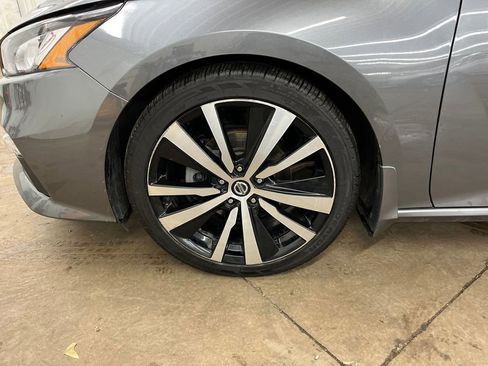 Used 2020 Nissan Altima 2.0 SR image 29