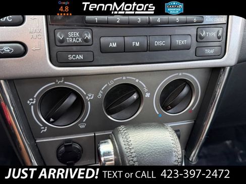 Used 2005 Toyota Matrix XR FWD image 17