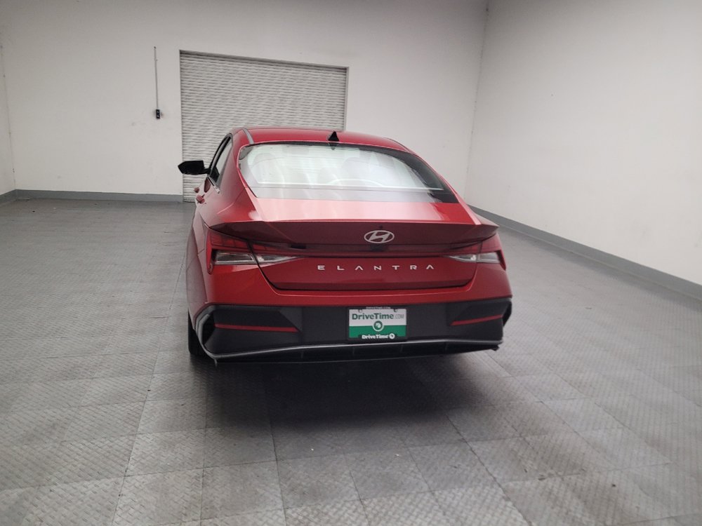 Used 2025 Hyundai Elantra SEL FWD image 6