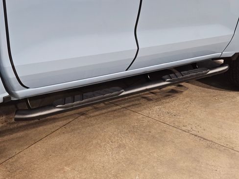 Used 2025 Chevrolet Colorado Z71 image 39