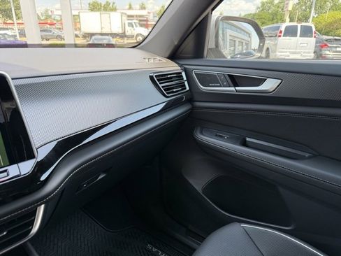 New 2025 Volkswagen Atlas Cross Sport SEL Premium R-Line image 18