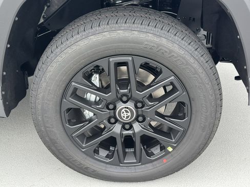 New 2026 Toyota Tundra Limited AWD/4WD image 15