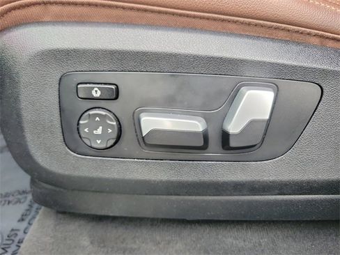 Used 2022 BMW X5 xDrive45e w/ Parking Assistance Package image 17