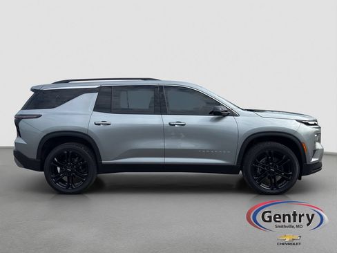 Used 2026 Chevrolet Traverse LT w/ Driver Confidence Package AWD/4WD image 7