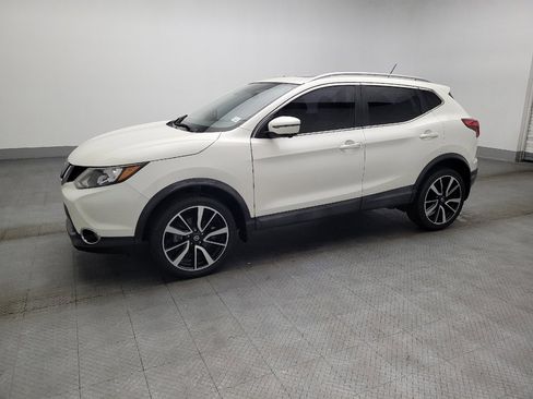 Used 2018 Nissan Rogue Sport SL w/ SL Premium Package image 2