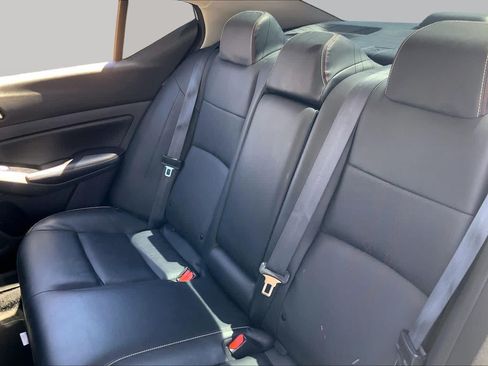 Used 2024 Nissan Altima 2.0 SR FWD image 21