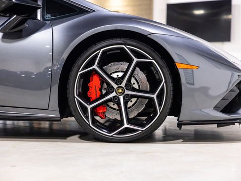 Used 2021 Lamborghini Huracan EVO RWD image 24