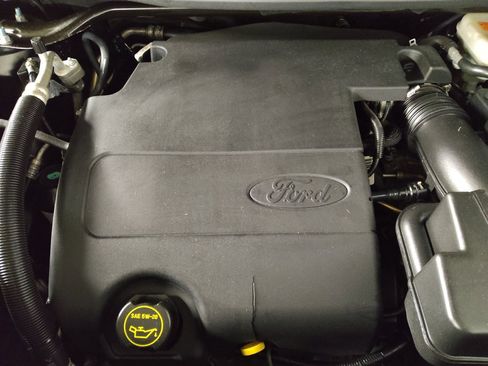 Used 2017 Ford Explorer XLT w/ Equipment Group 202A FWD image 30