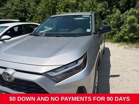Used 2025 Toyota RAV4 LE AWD/4WD image 1
