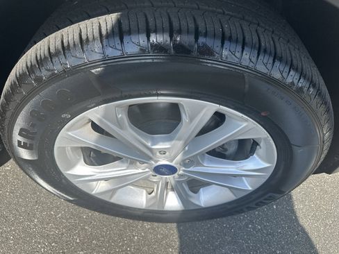 Used 2017 Ford Escape SE FWD image 28