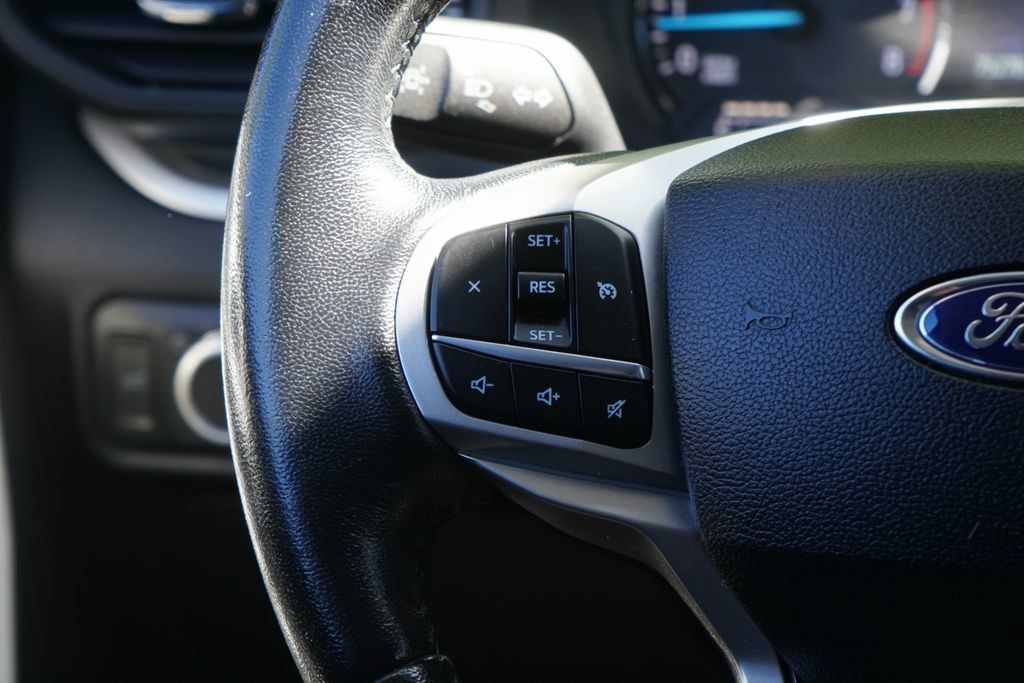 Used 2022 Ford Explorer XLT AWD/4WD image 15