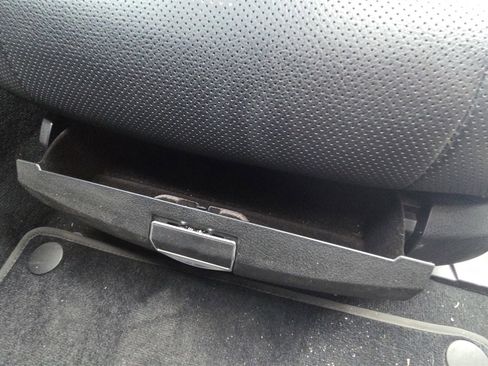 Used 2015 Mercedes-Benz S 550 Sedan w/ Premium 1 Package image 36