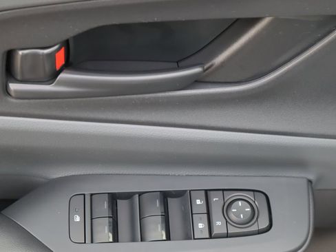 Certified 2025 Toyota Prius LE image 22