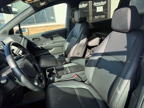 Used 2024 Honda Odyssey Sport image 2