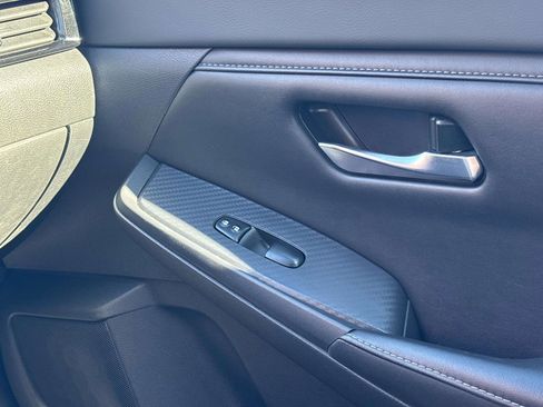 Used 2022 Nissan Sentra SV w/ Lighting Package image 19