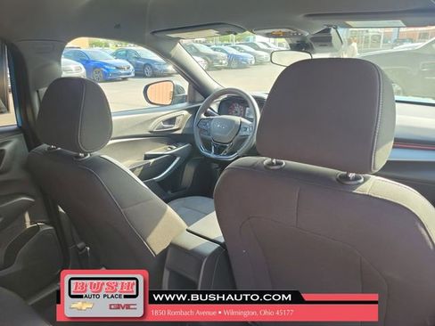 Used 2025 Chevrolet Trax RS w/ Driver Confidence Package image 14