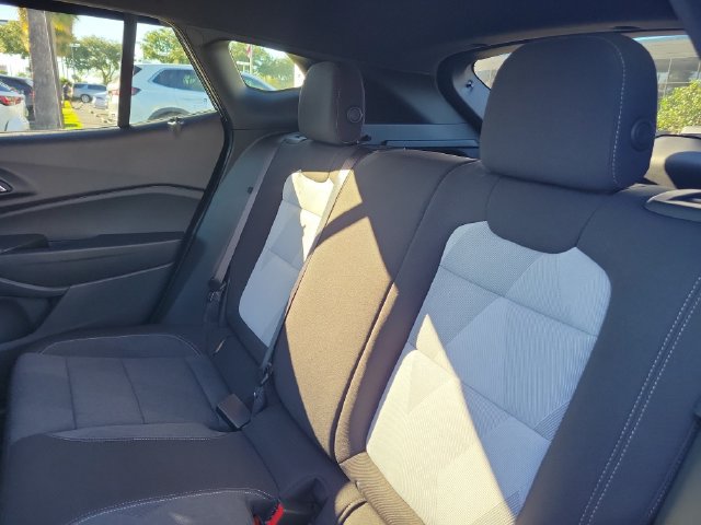 Certified 2024 Chevrolet Trax RS FWD image 20