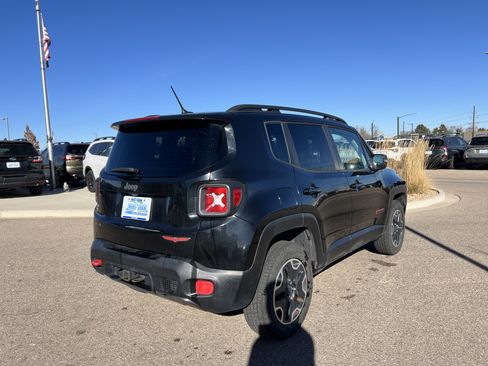 Used 2016 Jeep Renegade Trailhawk w/ Premium Trailhawk Package image 10