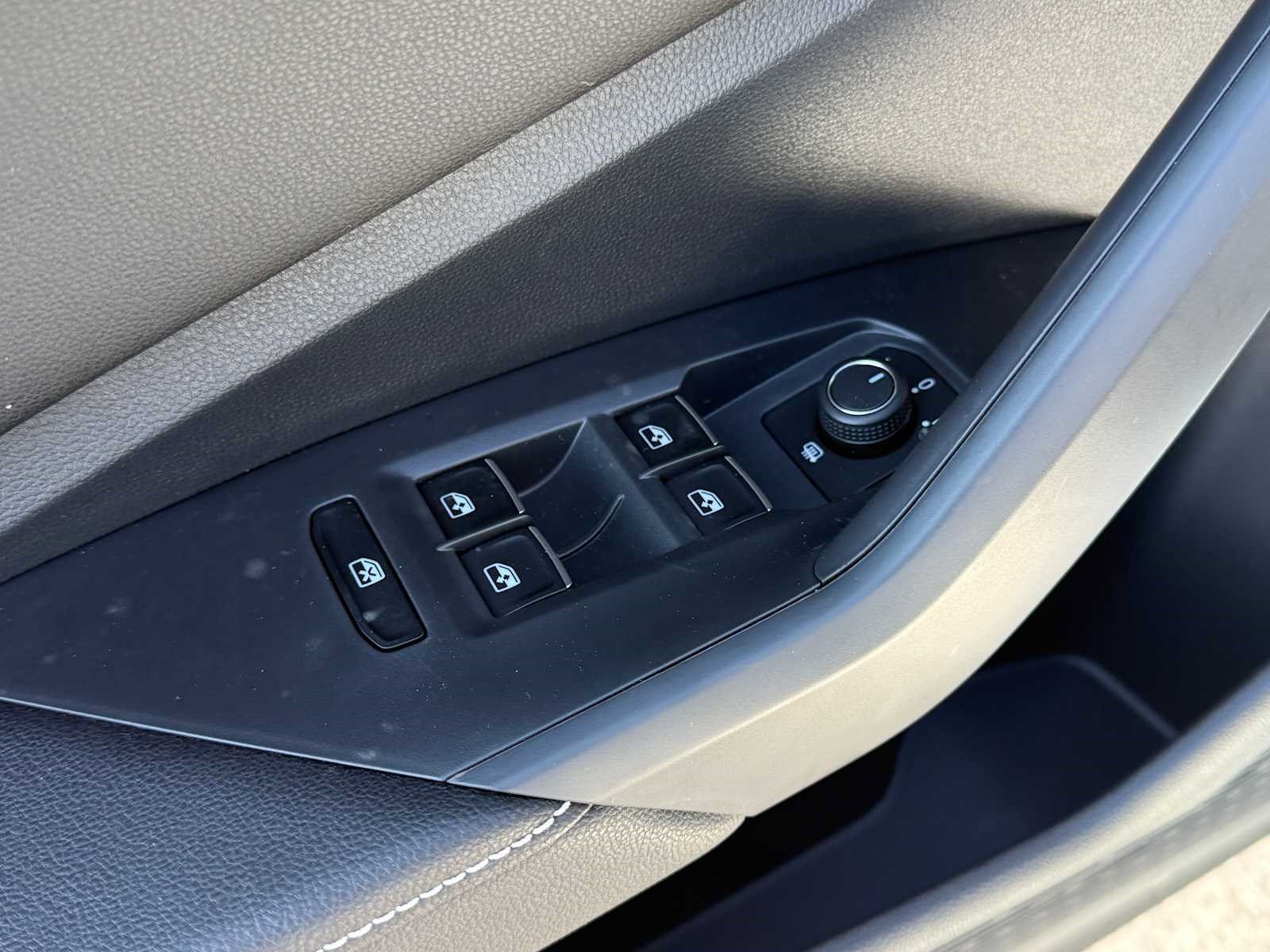 New 2027 Volkswagen Jetta Sport FWD image 7