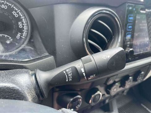 Used 2019 Toyota Tacoma TRD Sport AWD/4WD image 26