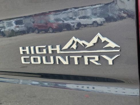 Used 2024 Chevrolet Silverado 1500 High Country w/ High Country Premium Package AWD/4WD image 6