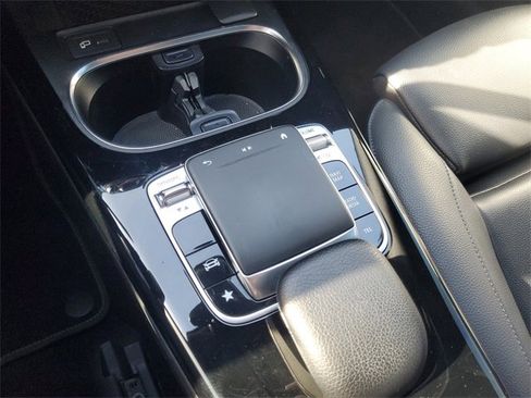 Used 2020 Mercedes-Benz CLA 250 image 23