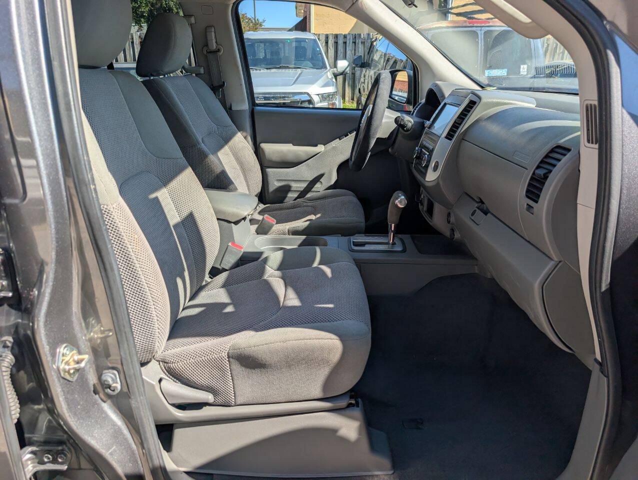 Used 2019 Nissan Frontier SV AWD/4WD image 31