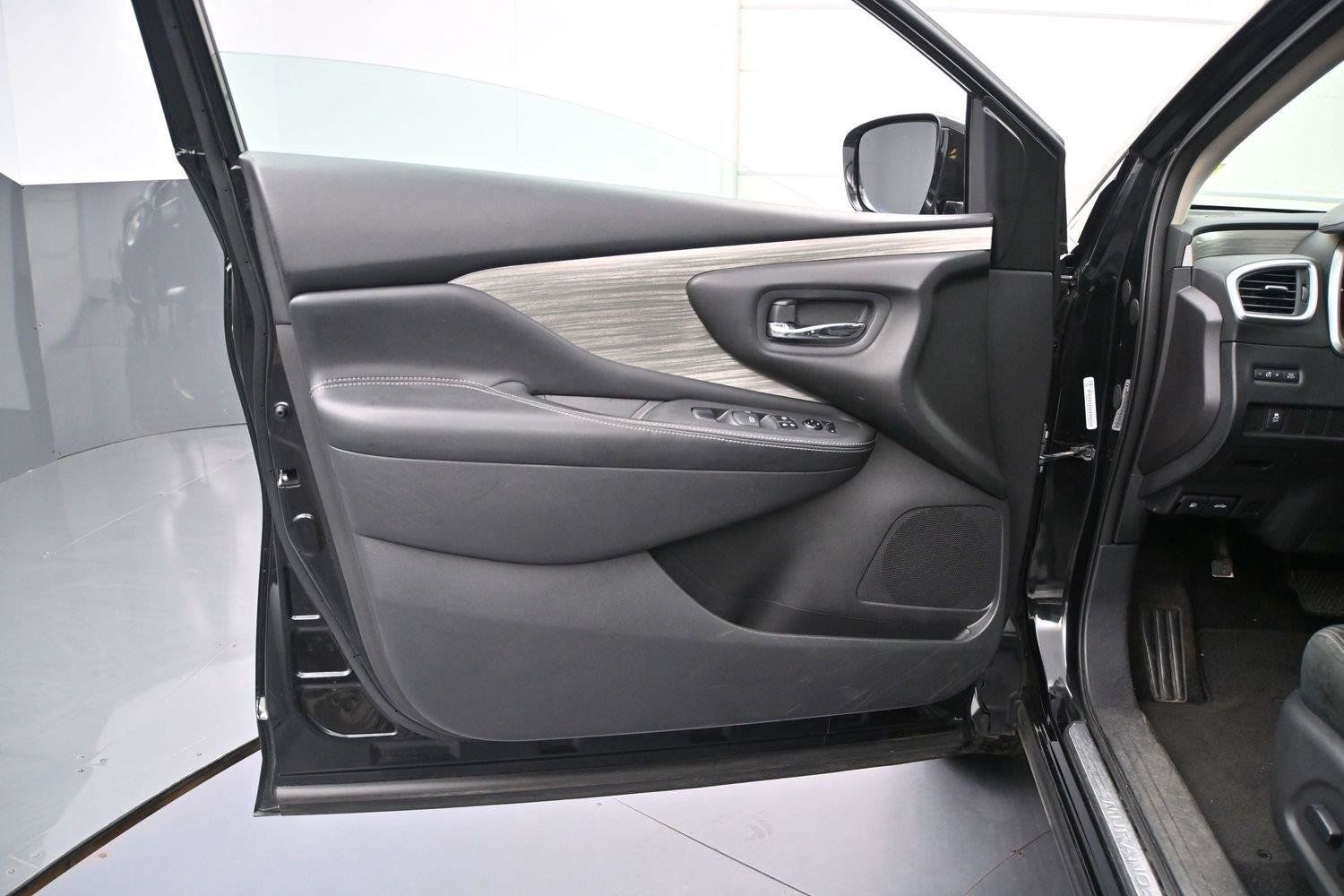 Used 2016 Nissan Murano SV AWD/4WD image 9