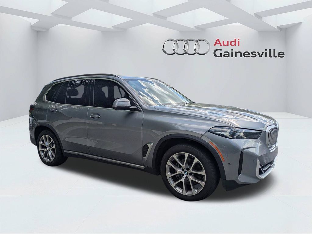 Used 2024 BMW X5 sDrive40i w/ Parking Assistance Package RWD image 2