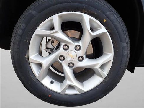 Used 2024 Chevrolet Trax LS w/ LS Convenience Package FWD image 7