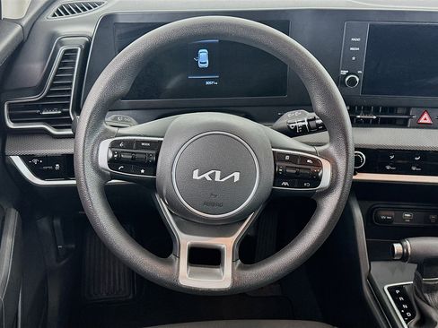 Used 2025 Kia Sportage LX FWD image 18