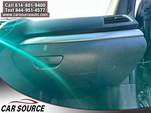 Used 2017 Ford Explorer XLT w/ Equipment Group 202A AWD/4WD image 31