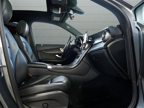 Used 2018 Mercedes-Benz GLC 300 4MATIC image 61