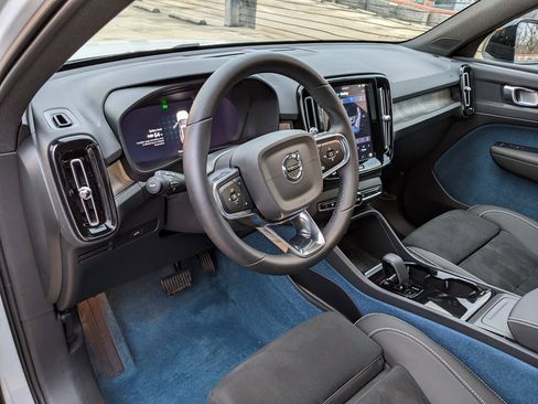 Certified 2024 Volvo XC40 Recharge Plus image 8