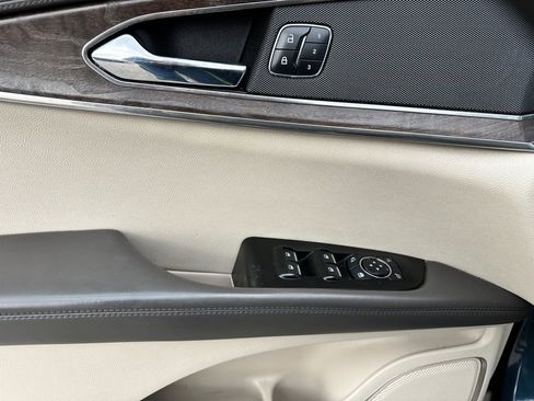 Used 2016 Lincoln MKX Reserve w/ Climate Package image 16