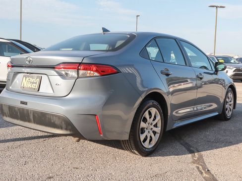 Used 2024 Toyota Corolla LE FWD image 4
