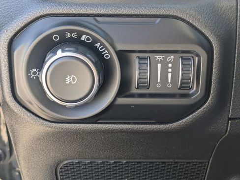 Used 2021 Jeep Wrangler Unlimited Rubicon AWD/4WD image 16