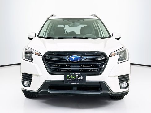 Used 2023 Subaru Forester Premium image 2
