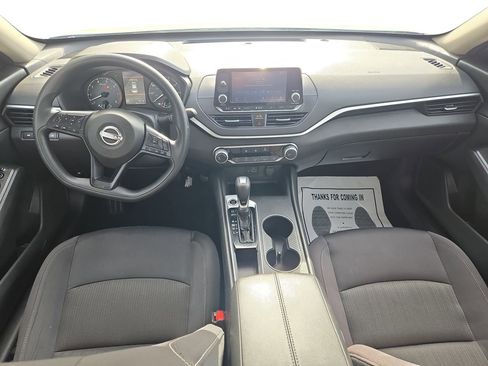 Used 2024 Nissan Altima 2.5 S FWD image 9