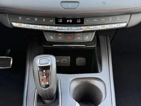 Used 2019 Cadillac XT4 Sport w/ Cold Weather Package FWD image 15