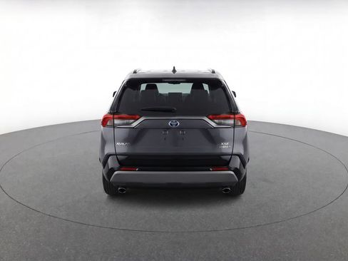 Used 2022 Toyota RAV4 XLE AWD/4WD image 7
