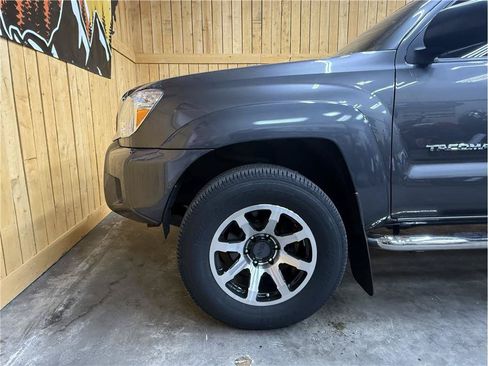 Used 2012 Toyota Tacoma 4x4 Access Cab w/ SR5 Pkg image 11