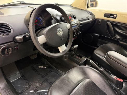 Used 2006 Volkswagen Beetle Coupe w/ Package 1 FWD image 15