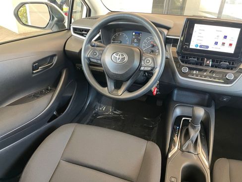 Used 2025 Toyota Corolla LE image 32