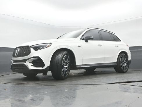 Used 2024 Mercedes-Benz GLC 43 AMG 4MATIC image 30