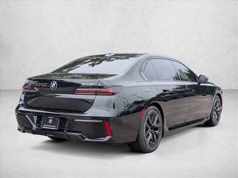 Used 2026 BMW i7 xDrive60 w/ Executive Package AWD/4WD image 2