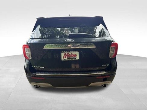 Used 2021 Ford Explorer Limited w/ Equipment Group 301A AWD/4WD image 6