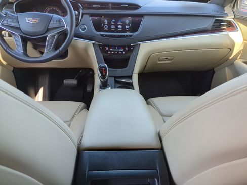 Used 2019 Cadillac XT5 Luxury image 14