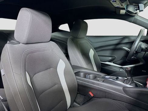 Certified 2021 Chevrolet Camaro LT w/ Technology Package image 29